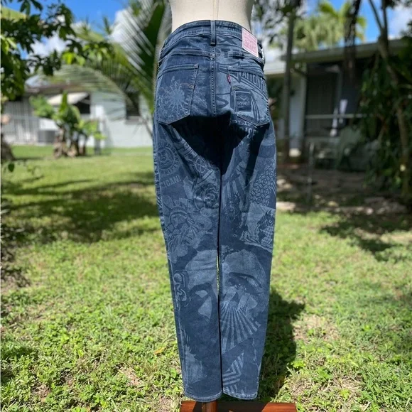 Levi’s OBEY Print Customizef in Miami Jeans - Picture 14 of 16
